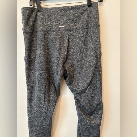 2 pairs of Aerie gray leggings with side pockets size XL - Picture 9 of 15